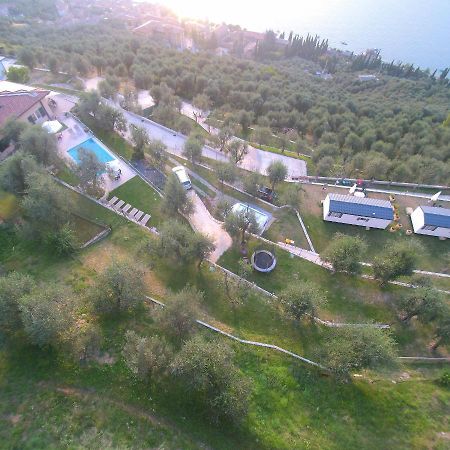 Agricampeggio Relax Maxicaravan Castelletto Di Brenzone Exteriér fotografie