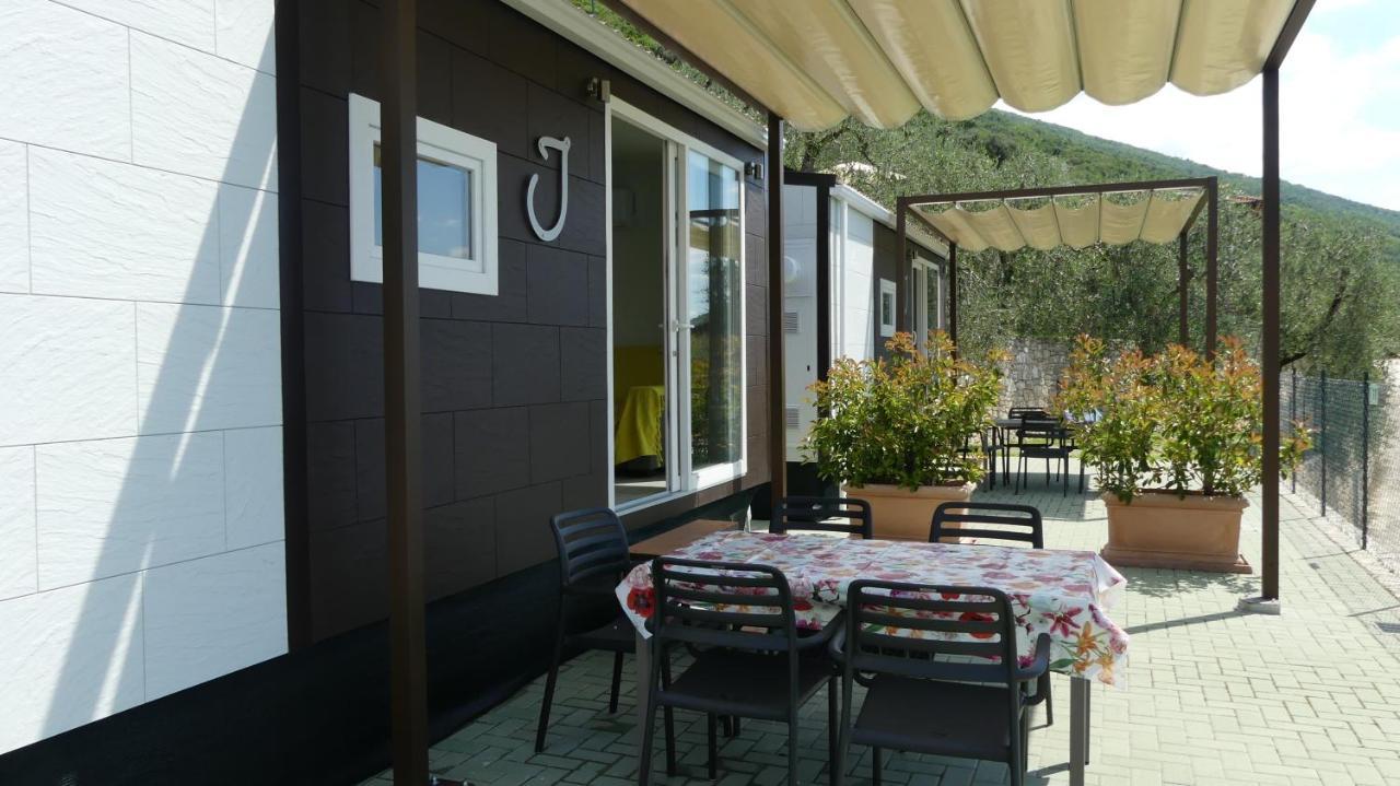 Agricampeggio Relax Maxicaravan Castelletto Di Brenzone Exteriér fotografie
