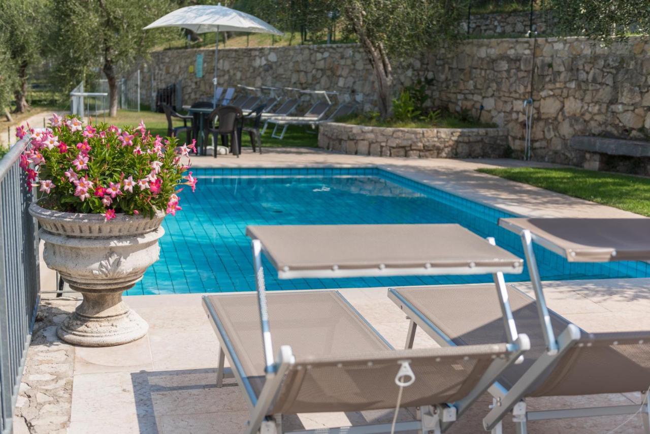 Agricampeggio Relax Maxicaravan Castelletto Di Brenzone Exteriér fotografie